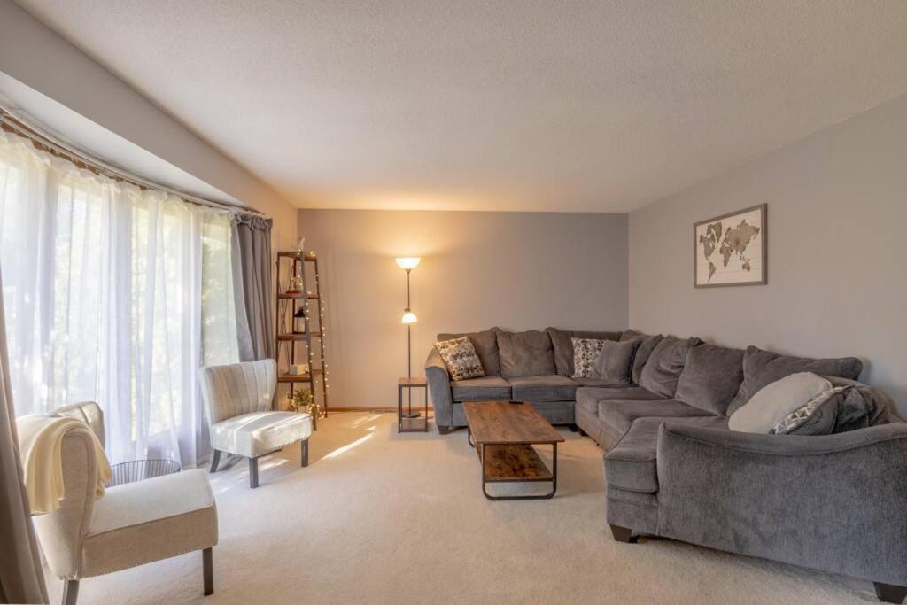 Family Home W/ 2 King, 2 Queen Beds + Game Room 伯米吉 外观 照片